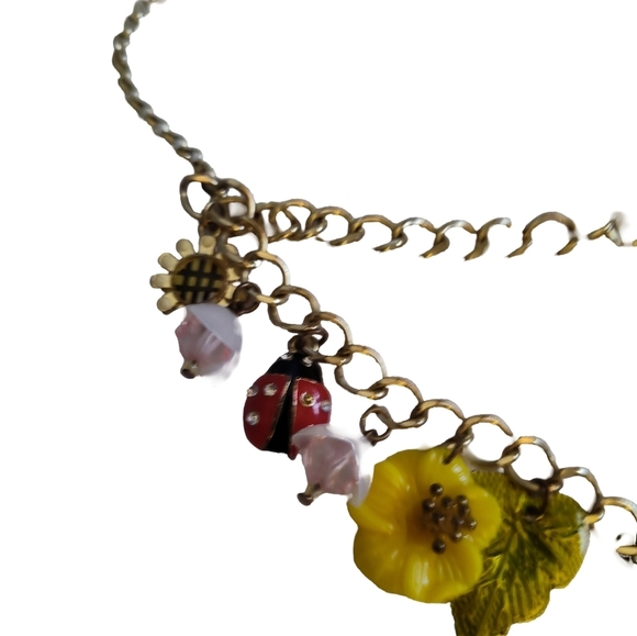 • Women's Fashion Charm Necklace • - Picture 3 of 5